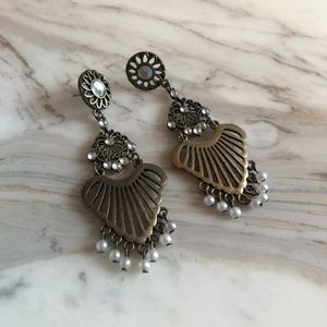 Vintage gold and pearl earrings